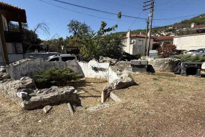 Muğla’da Üç Erenler Türbesi’nin aslından sonra kopyası da kayboldu
