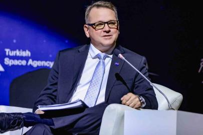 NASA Başkan Yardımcısı Anderson: "Ay yüzeyinde kalıcı varlık oluşturmaya başlayacağız, ardından hedefimizi Mars’a çevireceğiz"