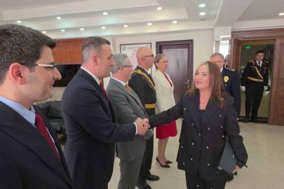 Nazilli’de sokaklar kırmızı beyaza büründü