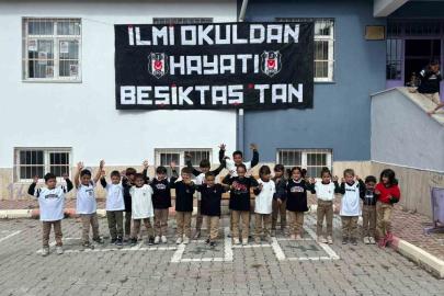 Niğde’de Beşiktaş taraftarlarından öğrencilere anlamlı hediye