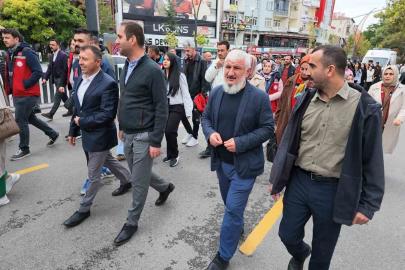 Niğdeliler, Dünya Yaşlılar Günü’nde yürüdü