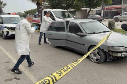 Önünü kestikleri şahsı bıçaklayıp aracının lastiklerini kestiler