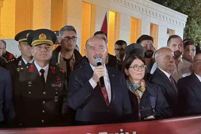 Osmaniye’de Cumhuriyet’in 103. yılı 103 metrelik Türk bayrağıyla kutlandı