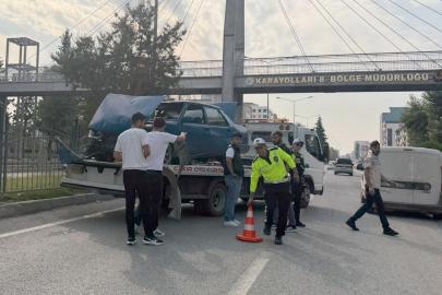 Otomobil refüje çıktı