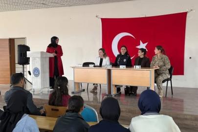 Patnos’ta "Kariyer günleri" etkinliği: Gençlerin geleceğine ışık tutuldu