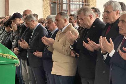 Peribacasının çökmesi sonucu hayatını kaybeden çift son yolculuğuna uğurlandı