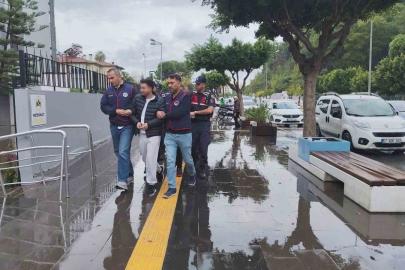 Plakasız motosikletle gelip kurşun yağdırdılar