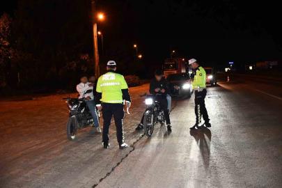 Polis ekiplerinden alkollü sürücülere yönelik gece denetimi