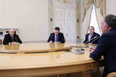 Putin: "Rusya, 10 Kasım civarında ABD ve Ukrayna ile üçlü görüşmelere hazır"