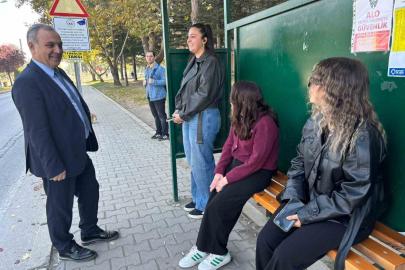 Rektör Altun, kampüste öğrenci ve esnafla sohbet etti