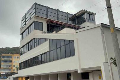 Restoranın yemek asansörü 4. kattan zemine düştü: Garson hayatını kaybetti