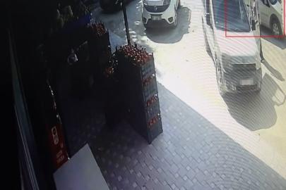 Sahibinin market alışverişi yaparken çalışır halde bıraktığı aracı kendininmişçesine çalan hırsız kaza yapınca yakayı ele verdi