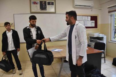 Şahinbey Belediyesi’nden 101 bin Mehmetçiğe asker çantası