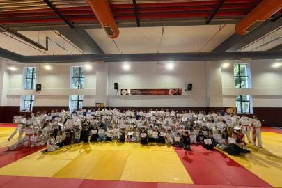 Salihli’de 300 judocu kemer atladı