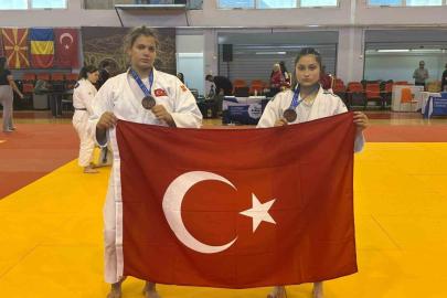 Salihlili sporculardan Yunanistan’da madalya başarısı