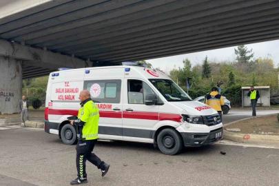 Samsun’da ambulans ile yolcu minibüsü çarpıştı