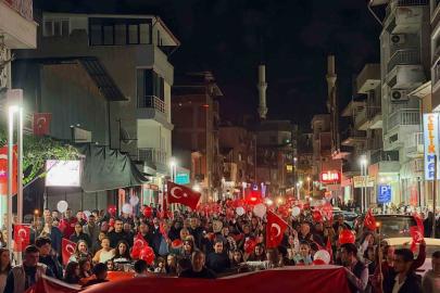 Sarıgöl’de Cumhuriyet coşkusu fener alayıyla sokaklara taştı
