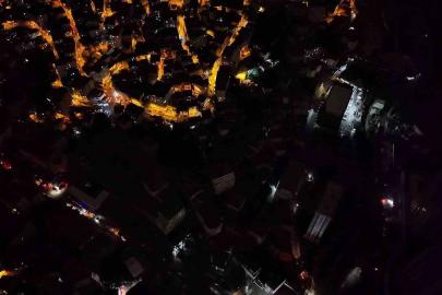 Sarıyer Ayazağa’da karanlığa gömülen mahalle havadan görüntülendi