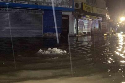Sarıyer’de selde yolun karşısına geçmeye çalışırken düşen bir kişi hayatını kaybetti