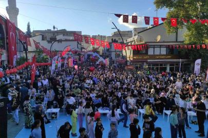 Sason’da Bal, Ceviz ve Çilek Festivali’ne yoğun ilgi