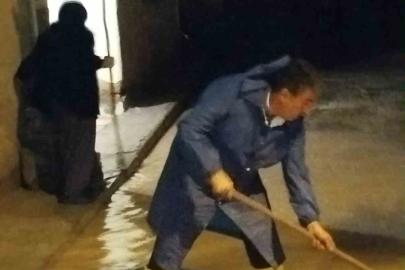 Sel felaketini yaşayan Yurtbaşı’nda Başkan Doğan ekiplerin başında sahaya indi