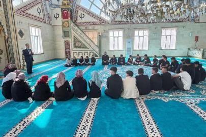 Selendi’de gençler cami çatısı altında buluştu