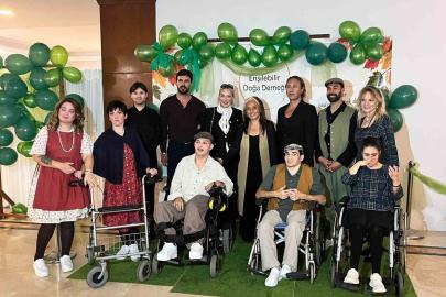 Serebral Palsili bireyler farkındalık için podyumda yürüdü