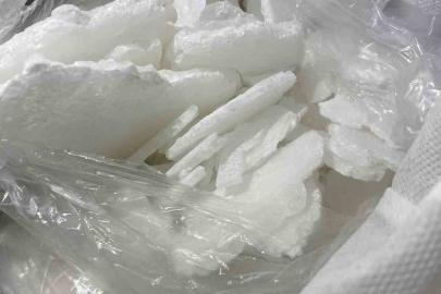 Serik’te motosiklet sepetinde 1 kiloya yakın uyuşturucu madde ele geçirildi
