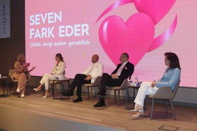’Seven fark eder’ vurgusuyla, meme kanserinde erken tanıya dikkat çekildi