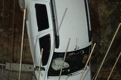 Siirt’te otomobil menfez çukuruna düştü: 2 yaralı