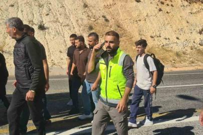 Siirt’te ponza yüklü tır devrildi: 1 ağır yaralı