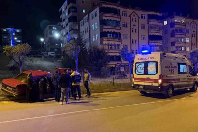 Sinop’ta otomobil ağaca çarptı: 1 yaralı
