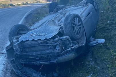 Sinop’ta otomobil takla attı: 2 yaralı