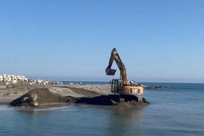 Sinop’ta zarar gören balıkçı barınağında temizlik mesaisi