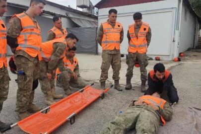 Şırnak’ta enkazda arama ve kurtarma eğitimleri sürüyor