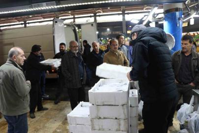 Sivas’ta balıkçı pazarlarına Karadeniz illerini aratmayacak görüntüler yaşanıyor