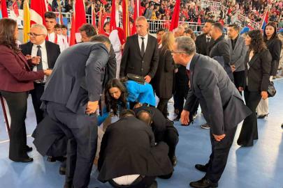 Törende bayılan öğrenciye ilk müdahaleyi doktor milletvekili ve il başkanı yaptı