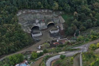 Trabzon’da yapımı süren Güney Çevre Yolu’nda ilk tünelde ışık görüldü