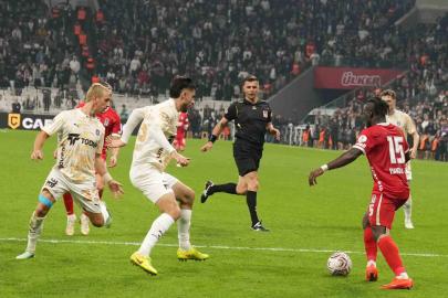 Trendyol Süper Lig: Beşiktaş: 2 - Başakşehir: 0 (Maç sonucu)
