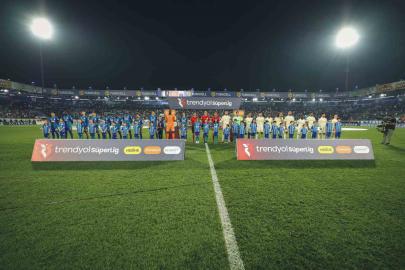 Trendyol Süper Lig: Çaykur Rizespor: 0 - Fenerbahçe: 1 (Maç devam ediyor)