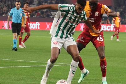Trendyol Süper Lig: Konyaspor: 0 - Galatasaray: 2 (İlk yarı)