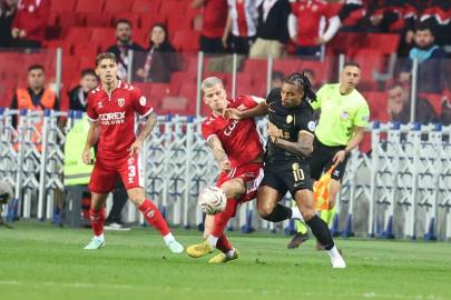 Trendyol Süper Lig: Samsunspor: 1 - Amed Sportif Faaliyetler: 0 (İlk yarı)