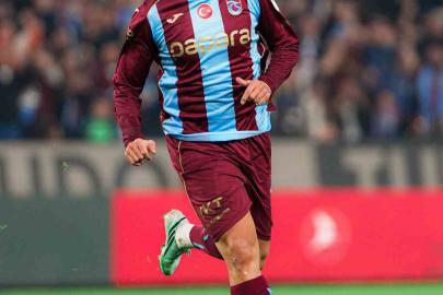 Trendyol Süper Lig: Trabzonspor: 1 - Beşiktaş: 0 (İlk yarı)