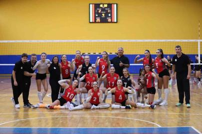 Turgutlu’nun Sultanları deplasmanda kazandı, basketbol takımı Fenerbahçe’ye takıldı