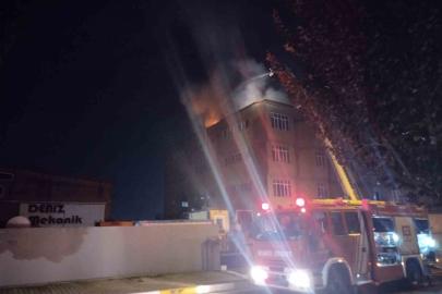 Tuzla’da ayakkabı fabrikasında yangın