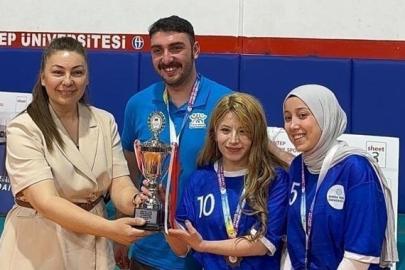 Üniversiteyi yasa boğan ölüm