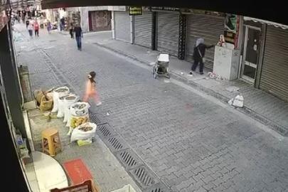 Unutulan gümüş dolu poşeti alıp götürdü: O anlar kamerada