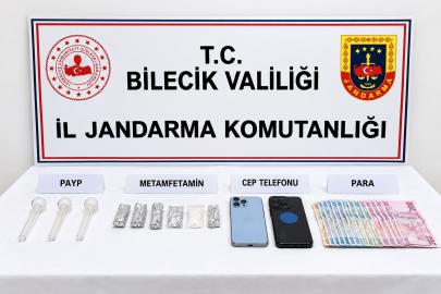 Uyuşturucu satıcıları yakayı ele verdi