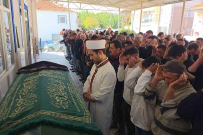 Uzaklaştırma kararı aldırdığı eski erkek arkadaşı tarafından öldürülen genç kız toprağa verildi