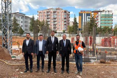 Vali Kartal, yapımı devam eden öğretmenevi ve sanat okulu inşaatını inceledi